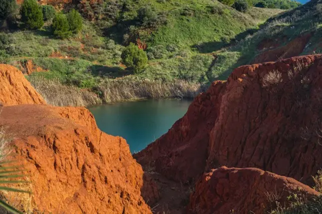 Lago rosso 